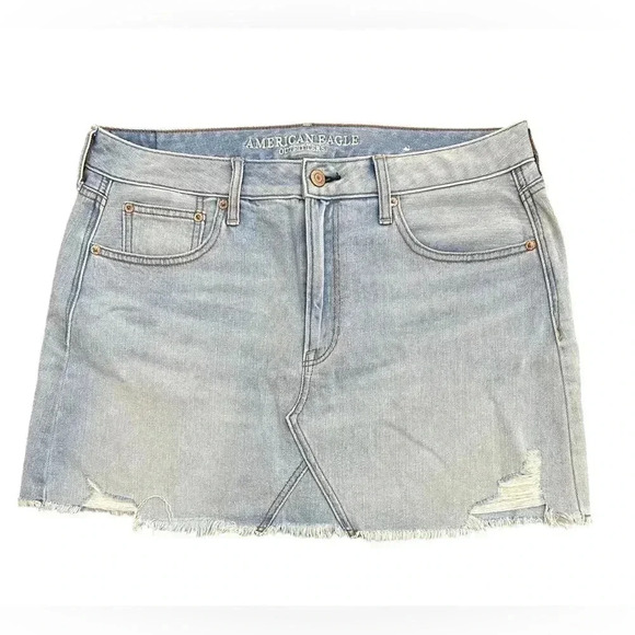 American Eagle Denim Mini Skirt Size 12 Light Wash Raw Hem Stretch - Picture 1 of 5